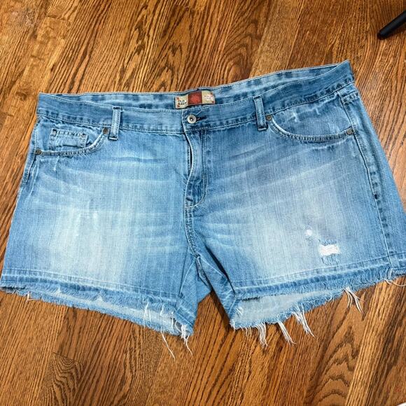 Old Navy Women’s 20 Denim Shorts Blue Ultra Low Waist Distressed Hem - Picture 1 of 4